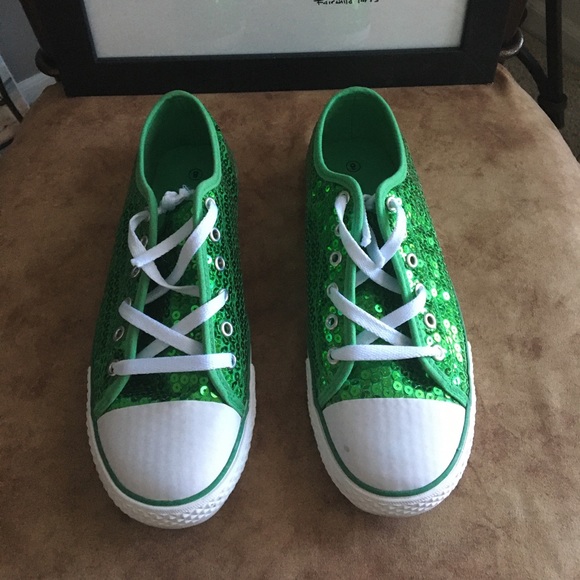 None Shoes - 🍀PRE-LOVED CUTE GREEN SEQUINS SNEAKERS